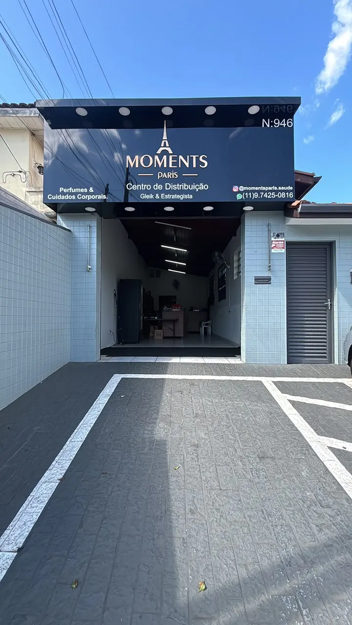 Fachada do Centro de Distribuição Moments Paris Saúde
